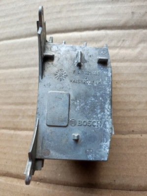 Резистор вентилятор audi a3 f011021633 фото №1