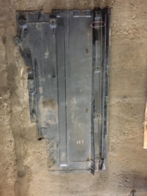 Audi a4 b8 a5 накладка плита пол подвеска левая фото №1