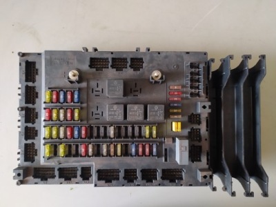 Mercedes-benz actros mp4 коробка панель предохранителей a0014463658 фото №1