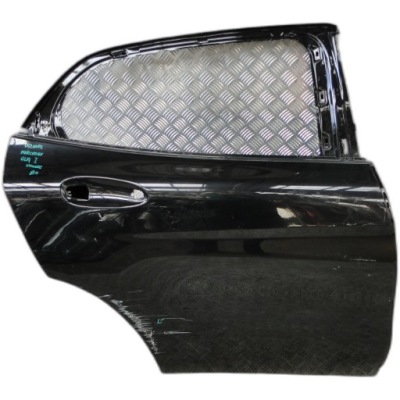 Двері правий задній mercedes gla w156 пошкоджені фото №1