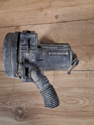 Насос повітря вторинного bmw e39 4.4 v8 фото №1