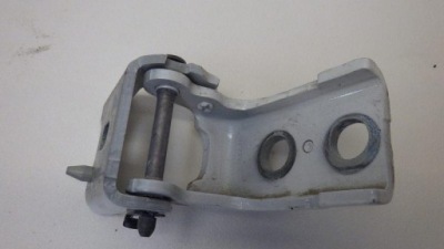 Петля дверь правый задняя нижний citroen ds5 фото №1