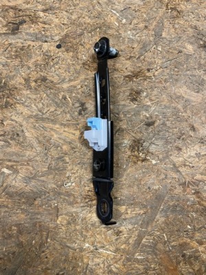 Регулювання поперечина sportage tucson iii ii 88890-d7000 фото №1