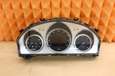 Mercedes w204 лічильник прилади 3.0 cdi 2049005000 фото №1