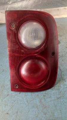 Лампа правый задняя land rover 2.0d 00r фото №1