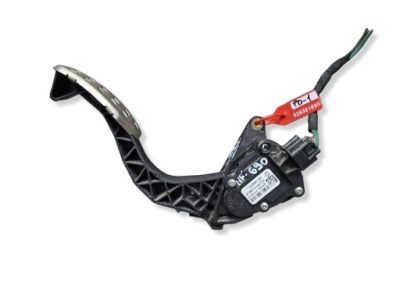 Потенциометр педаль газа 180108467r renault arkana 1.6 e-tech 2019- фото №1