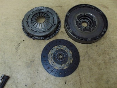 Зчеплення колесо двомасовий mazda 5 ii cw 2010- 1.6 hdi фото №1