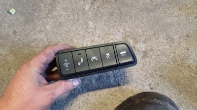 Hyundai tucson iii переключатель esp ассистент 93710-d7320 фото №1