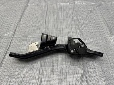 Кронштейн панель фары maserati granturismo m189 382224696 фото №1