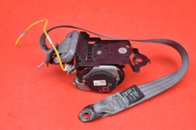 Pas безопасности правый перед kia carens 2 ii 02-06 фото №1