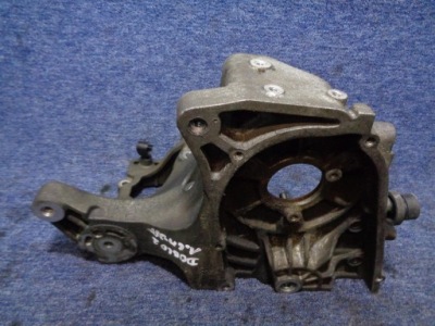 Кронштейн кронштейн насоса 55226624 doblo 2 ii 1.6 m-jet фото №1