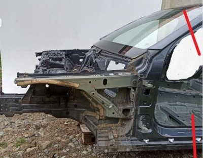 W205 чверть крила лівий перед чверть блок двигуна фото №1