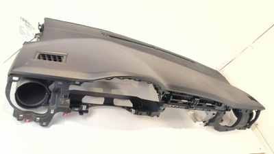 Панель приладів панель приладів toyota corolla e18 lift фото №1