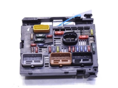 Коробка запобіжників bsm peugeot partner 2 tepee 1.6 vti 9675878280 фото №1