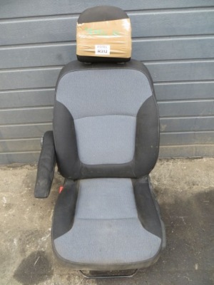 Trafic vivaro iii сидіння водія лівий 14- фото №1