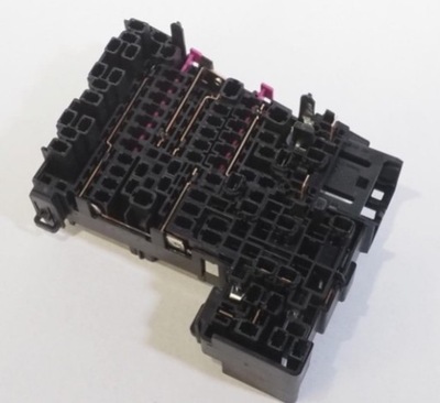 Skoda оригінальний номер коробка запобіжників skoda kodiaq фото №1