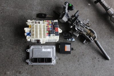 Honda cr-z 1.5 гибрид бортовой компьютер замок зажигания набор стартовый фото №1