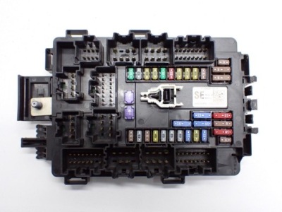 Корпус коробка предохранителей модуль 1094409-00-e tesla model s 18r фото №1