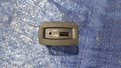Разъём port aux usb renault wind scenic 3 kangoo 2 master 3 фото №1