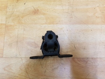 Кронштейн труби випускної citroen c4 picasso 2 1.6 hdi фото №1