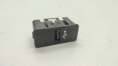 Роз'єм штекер usb bmw f20 f21 f30 f83 r55 r56 r60 mini 9230248 фото №1