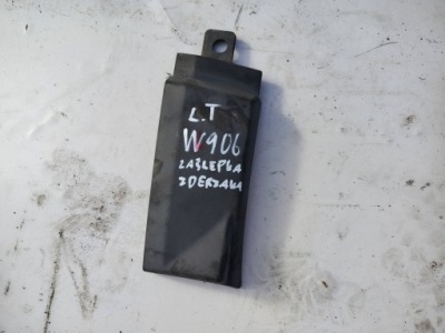 Заглушка бампера левый задний  mercedes sprinter w906 фото №1