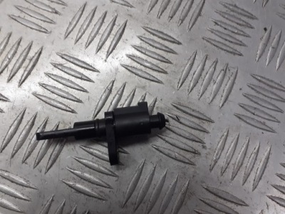 Расходомер audi a4 b7 2.0 tfsi 068905379c фото №1