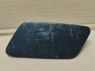 Заглушка розпилювача ліва audi a3 8v 8v3955275 фото №1