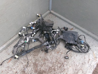 Toyota rav4 v 2,5 гибрид 4x4 жгут отсек двигателя фото №1