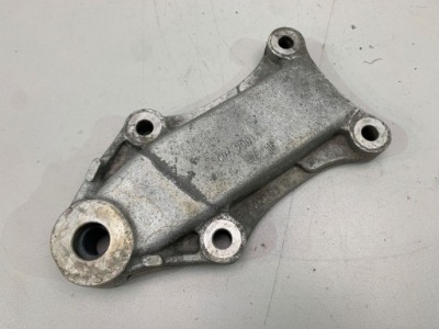 Mercedes s w221 кронштейн міст a2210318 фото №1