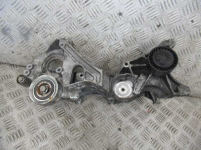 Кронштейн кронштейн генератора audi a4 b8 2.0 tdi 03l903143r фото №1