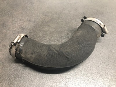 Шланг интеркулер audi a7 4g8 4g0145737r фото №1