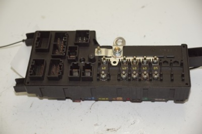 Коробка запобіжників 8637841 volvo s60 i фото №1