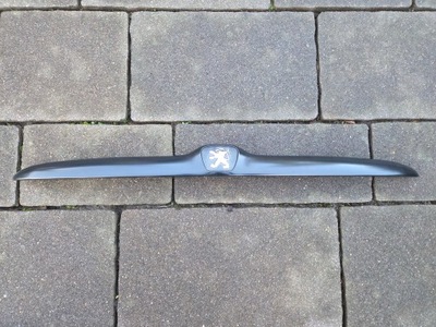 Peugeot 206 молдинг задній кришки чорний mat фото №1