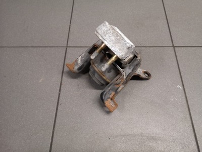 Кронштейн подушка двигателя toyota avensis t25 фото №1