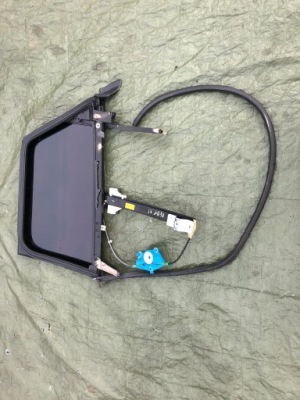 Audi a4 b7 kombi подъемник стекло задняя правый рамка фото №1