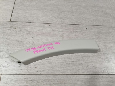 Cayenne gts молдинг крила правий задня 7l5853822b фото №1