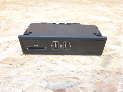 Mercedes x-klasa w470 port usb роз'єм usb a2058200226 фото №1