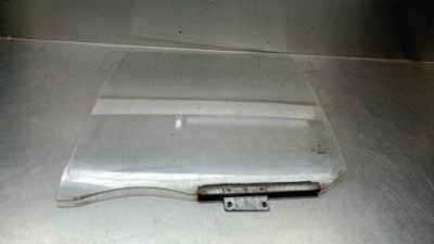 Скло двері лівий задня suzuki swift ii 1.3b 95r 5d фото №1