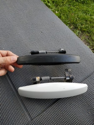 КЛЯМКА ДВЕРІ ЛІВИЙ ПЕРІД ЗАД 806079580R LODGY DACIA 