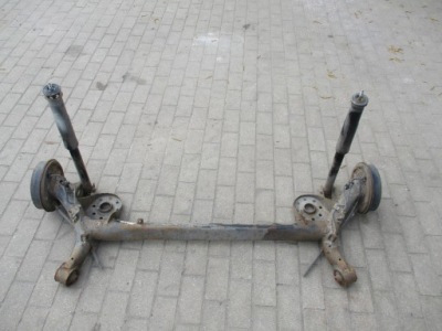 Балка oś yaris ii 06-11 тормозные барабаны фото №1