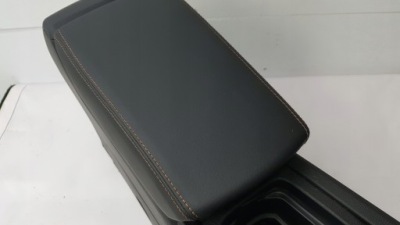 Cupra formentor 20- підлокітник тунель середній eu фото №1