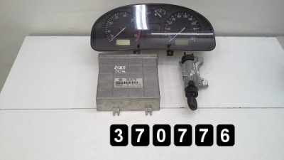 2000 vw bora ecu 1600b 8d0907558 0261204502 фото №1