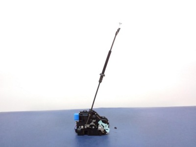 Octavia ii замок перед правый 3d1837016ac 9 pin фото №1