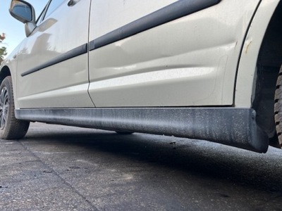 Nissan tiida молдинг порог 5d левая фото №1