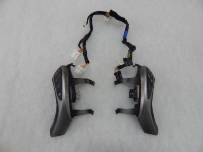 Hyundai i30 ii - круїз-контроль мультифункція кнопки фото №1