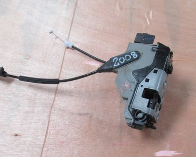 Peugeot 208 2008 замок двері задня лівий фото №1