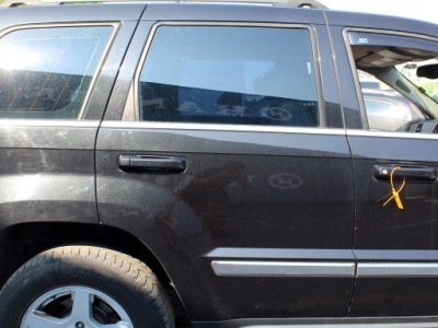 Дверь правый задняя jeep grand cherokee wk 05-10 pxr фото №1