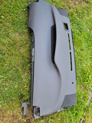Оригінальна панель приладів приладова консоль панель приладів toyota prius iii lift фото №1