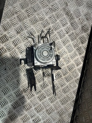 Насос abs гальмівна renault express 2 476608081r фото №1